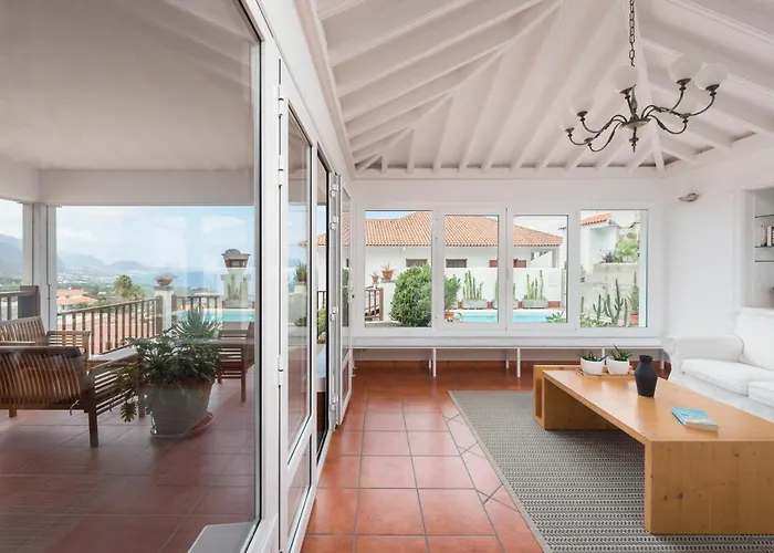 Superior G: Private Pool & Concierge 이코드레로스비노스