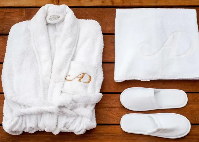 Superior G: Private Pool & Concierge 이코드레로스비노스